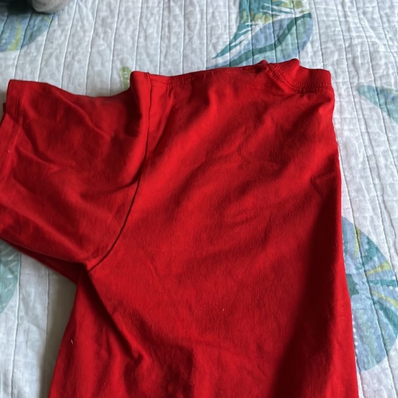 gildan red tee - Picture 2 of 2